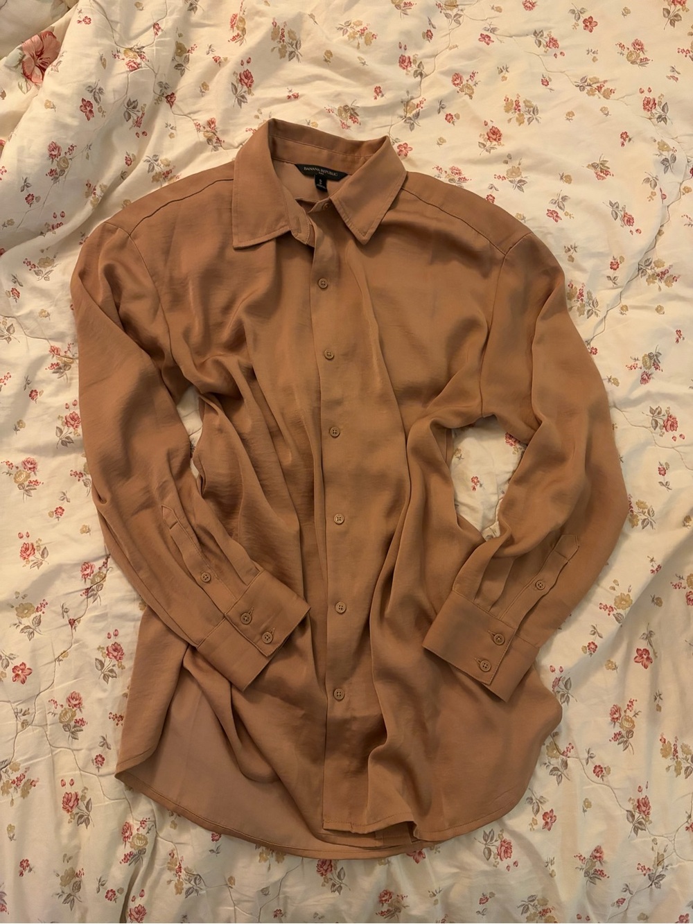 Banana Republic - Satin Button-Up Shirt in Tan